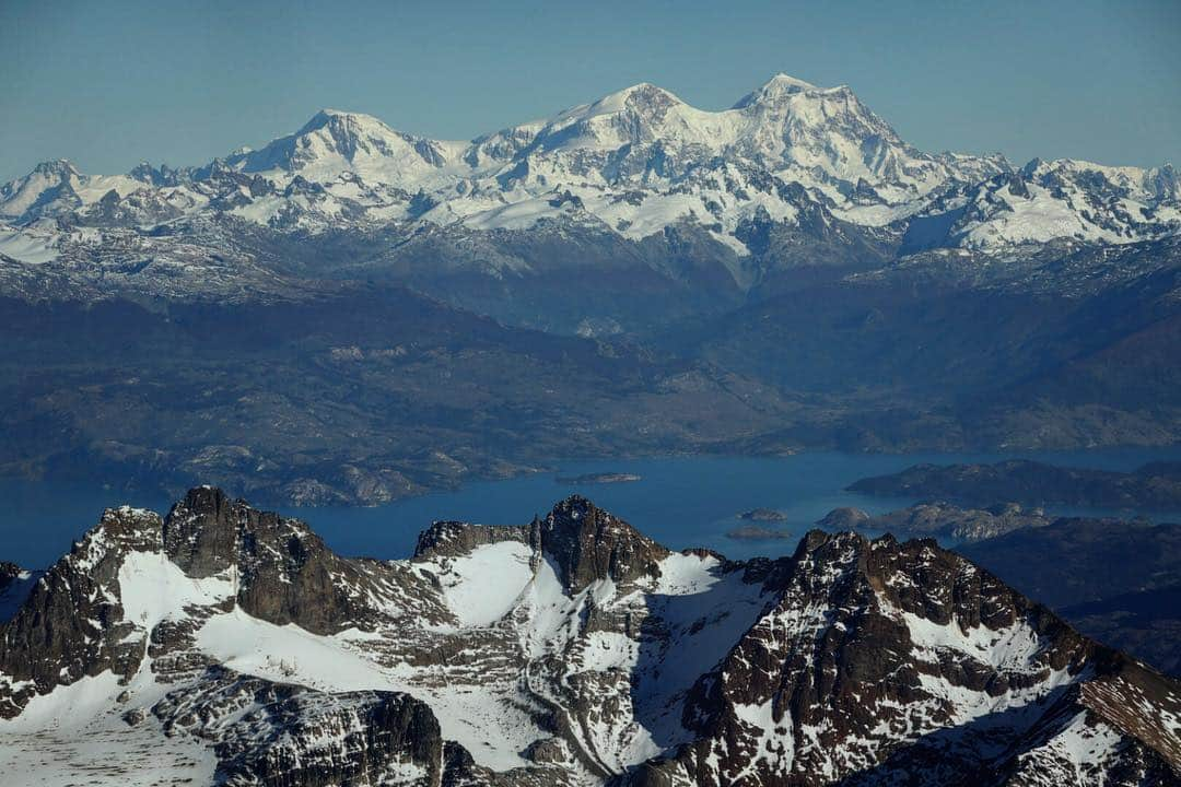 ジミー・チンさんのインスタグラム写真 - (ジミー・チンInstagram)「Snapshots  Patagonia, Chile.  @clairpopkin @mikeylikesrocks @kristine_tompkins @publishthequest @tompkins_conservation」4月26日 5時48分 - jimmychin