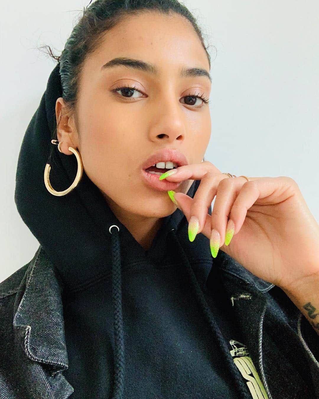 イマン・ハマンさんのインスタグラム写真 - (イマン・ハマンInstagram)「💚 Thursday」4月26日 6時30分 - imaanhammam