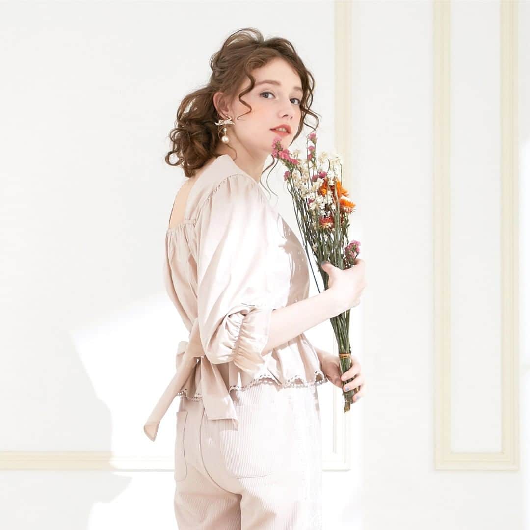 のインスタグラム：「. 【NEW】 . 本日より、Honey Salon 2019 Summer Collectionの新作が発売✨ . 🎀4/26（金）START！ノベルティフェア🎀 税込13,000円以上お買い上げで、 「ハートリング&パールブレスSET」を プレゼント致します😘❣️ . GWはぜひHoney Salonをご利用ください💓 . . #honeysalonbyfoppish #honeysalon  #ハニーサロン #ハニサロ #ハニサロアクセ #ノベルティ #ブレスレット #ハート #ハートリング #リング #ピンク #キラキラ #アクセサリー #プレゼント #ゴールデンウィーク #ノベルティフェア #ring #bracelet #accessory #novelty #noveltyfair #heart #pink #pearl #set #cute #girly #kirakira #gw #goldenweek」