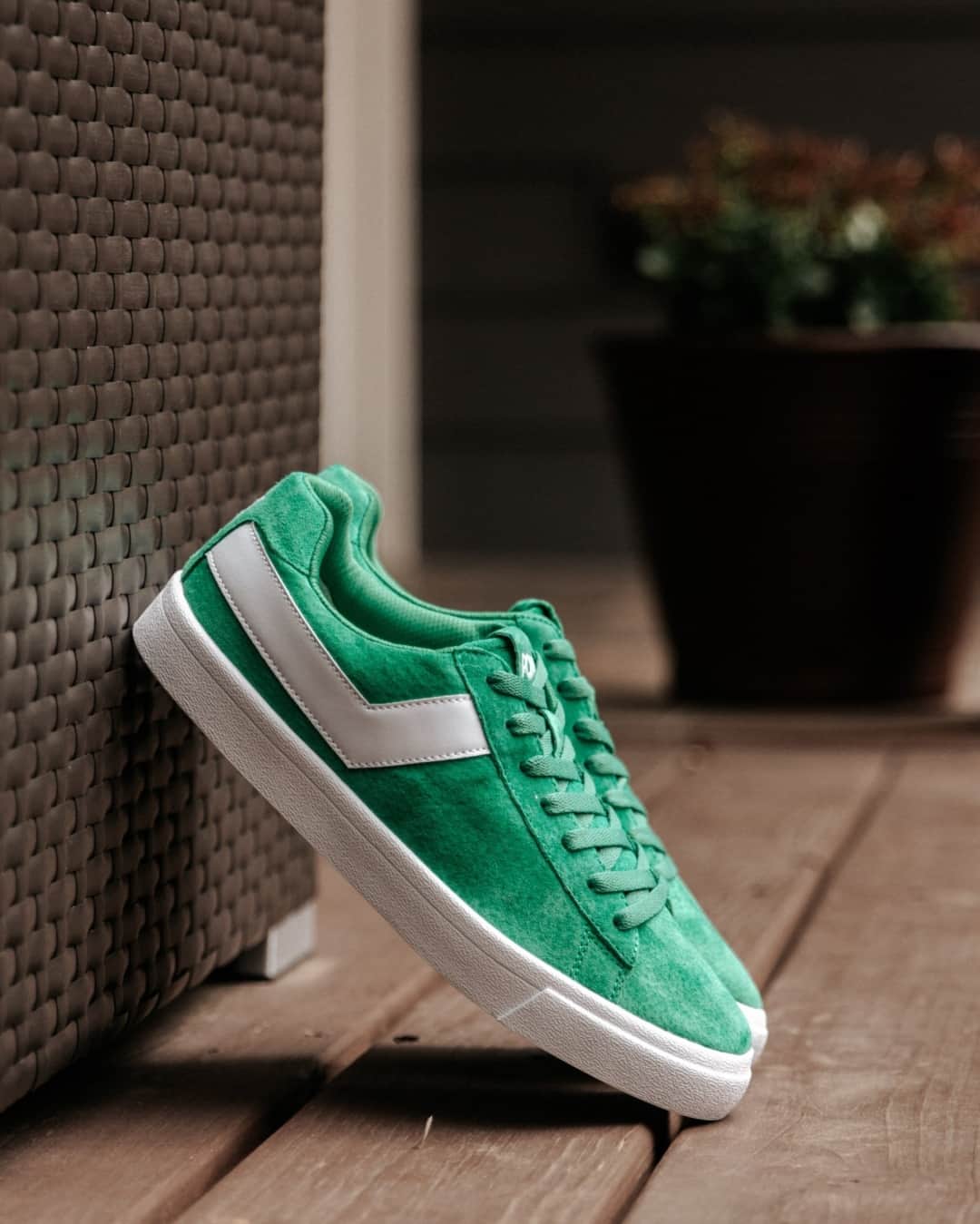 Nice Kicksさんのインスタグラム写真 - (Nice KicksInstagram)「This season Pony is taking a deep-dive into their archive to bring back the Classic Topstar-Low. This iteration of the Topstar sees a season-appropriate green suede upper and bright white branding and outsole. Pony’s latest retro is available now via their webstore. 📷 @RobMataPhotos」4月26日 7時02分 - nicekicks