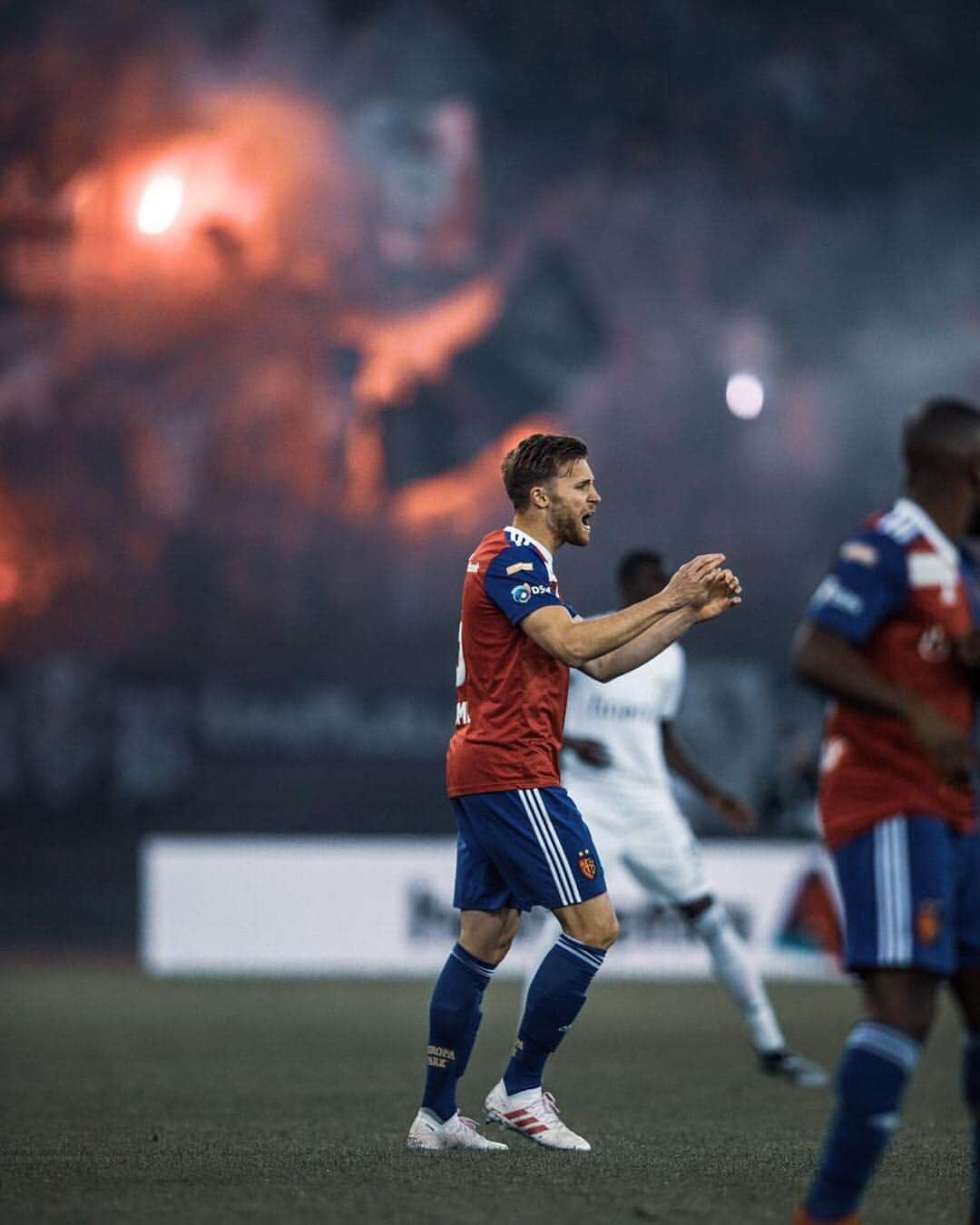 シルヴァン・ヴィドマーさんのインスタグラム写真 - (シルヴァン・ヴィドマーInstagram)「Einzug ins Cupfinale geschafft! 😄🙏#welldoneboys #zämmewyterko #rotblau #fcbasel1893 @fcbasel1893」4月26日 6時54分 - silvanwidmer