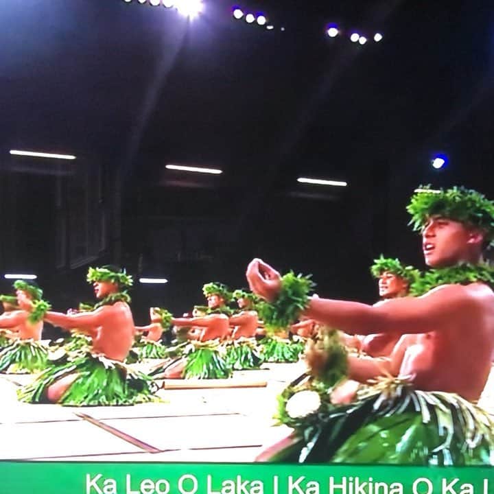 レイラニ・ビショップのインスタグラム：「In honor of Merrie Monarch 2019 🌺..the 2018 winners.. @mblythespirit The strength and beauty takes my breath away 💜💜💜💜 Call and........」