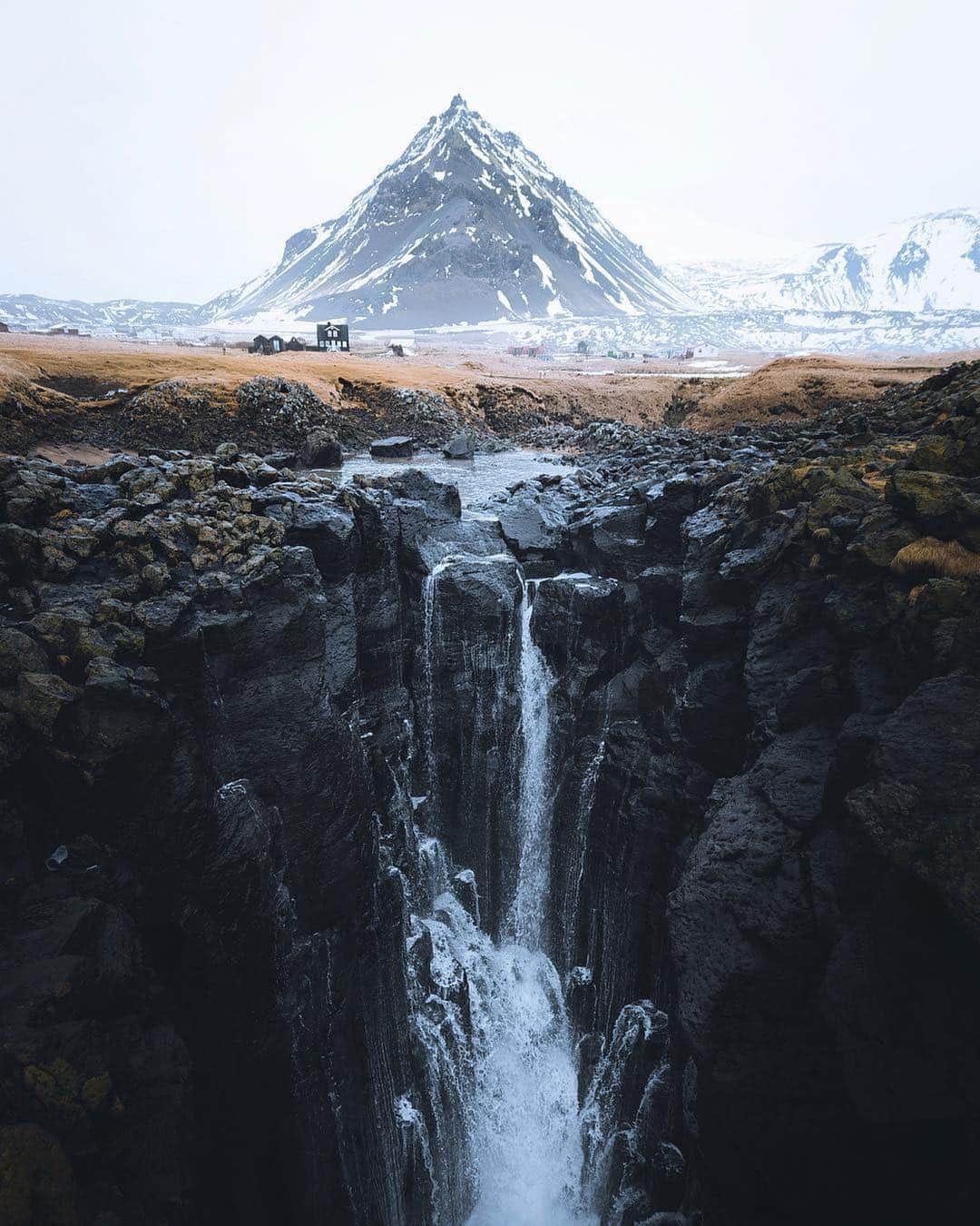 Canon Photographyさんのインスタグラム写真 - (Canon PhotographyInstagram)「@jameslloydcole here for my last post from my fav place in the world - #Iceland! It’s been awesome to see the comments on my photos so far, I appreciate it so much guys. And a big thanks to the legends @canon_photos for allowing me to share my work with all of you ✨❤️」4月26日 7時27分 - cpcollectives