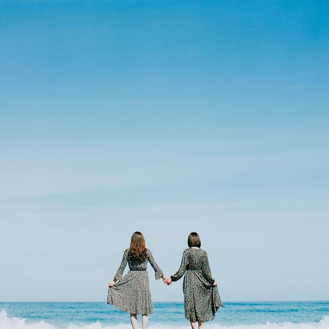 haraoのインスタグラム：「Link . . . #hasselblad #500cm #portra400 #120mm #filmphotography #hasselblad_diary . #indies_gram #good_portraits_world #as_archive #hueart_life #ig_phos #indy_photolife #screen_archive #Rox_Captures #jp_mood #team_jp_ #IGersJP #RECO_ig #Lovers_Nippon_Portrait #art_of_japan_ #japan_daytime_view #daily_photo_jpn #bestjapanpics #tokyocameraclub #film_com #jp_portrait部 #filmfeed #analogphotography #スクリーンに恋して #被写体募集」