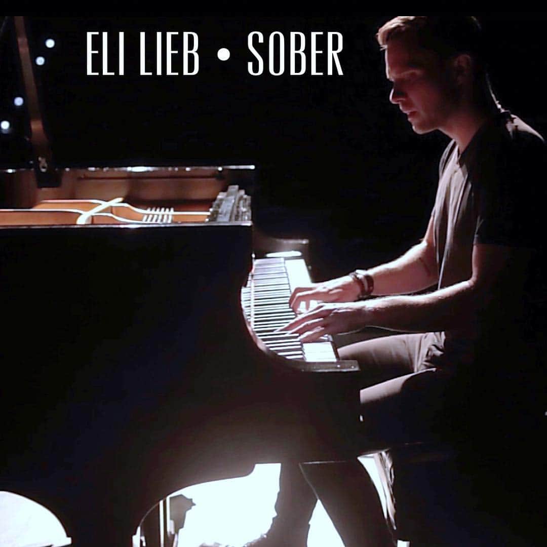 イーライ・リエブのインスタグラム：「Available for download and streaming everywhere! iTunes, Apple Music, Spotify, Google Play, Amazon, etc! 🙏🏻💖🤗」