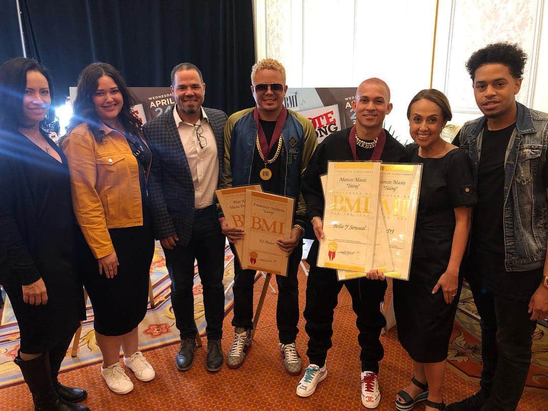 Broadcast Music, Inc.さんのインスタグラム写真 - (Broadcast Music, Inc.Instagram)「Swipe to see highlights from this year’s How I Wrote That Song panel  #bmihiwts #latinmusicweek」4月26日 8時04分 - bmi