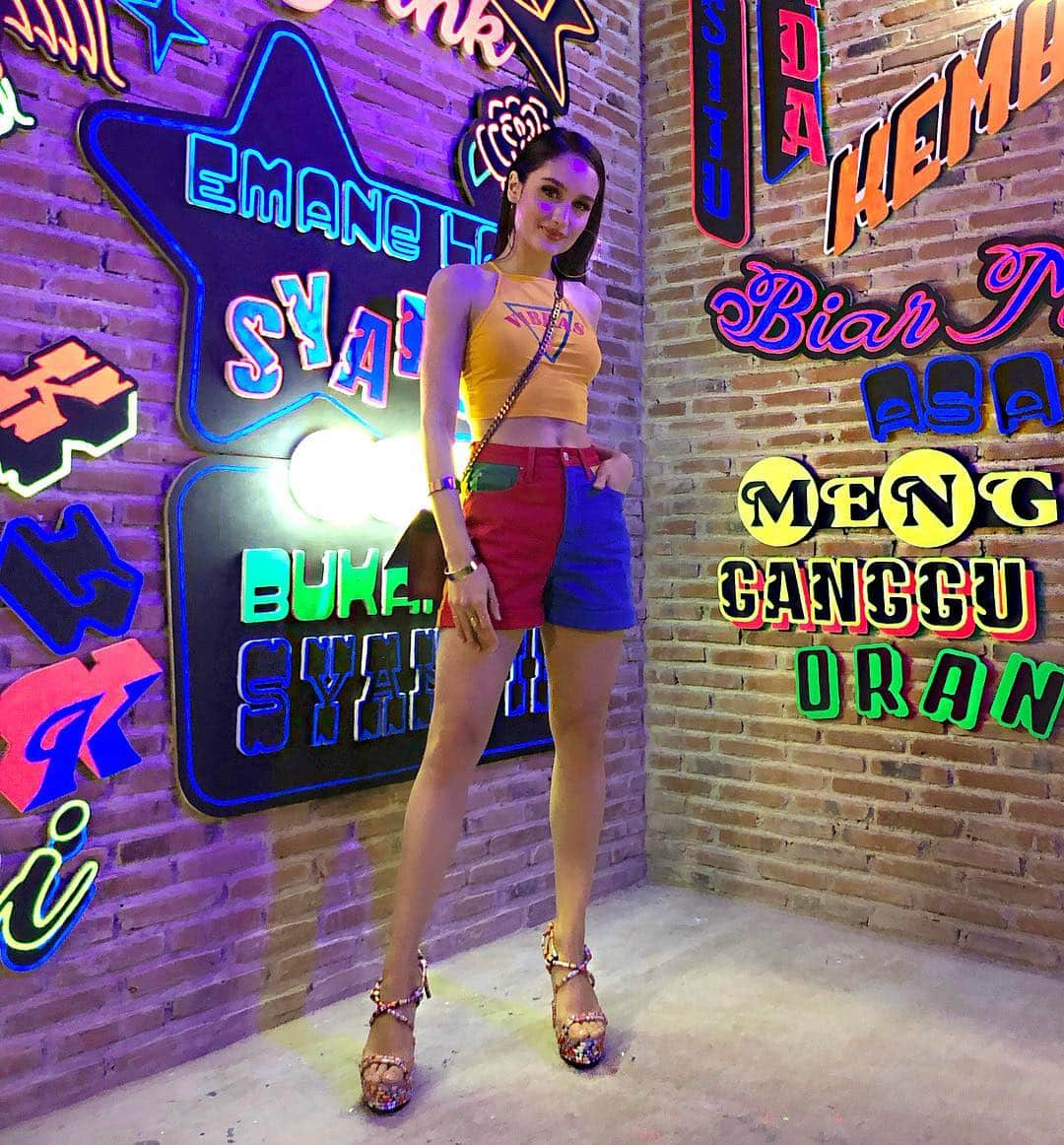 Cinta Lauraさんのインスタグラム写真 - (Cinta LauraInstagram)「Fun fun fun 🍭 #vibras」4月26日 8時16分 - claurakiehl