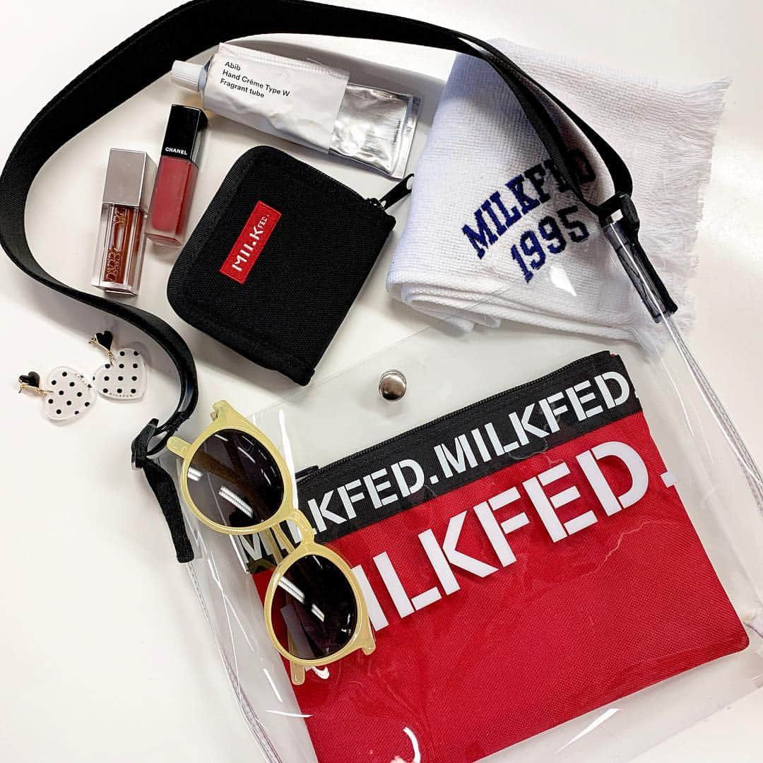 MILKFED.さんのインスタグラム写真 - (MILKFED.Instagram)「❤️GW NOVELTY 4.26(FRI) –❤️﻿ ﻿ 4/26（金）より﻿ MILKFED.直営店7店舗と﻿ オフィシャルオンラインストアcalifにて﻿ 税抜￥12,000以上お買い上げのお客様に﻿ 「クリアショルダーバッグ＆ポーチ」をプレゼント！！﻿ ﻿ ノベルティでしか手に入らない﻿ 毎日の #コーデ に合わせたい﻿ オシャレな #クリアバッグ ！！！﻿ ﻿ #ゴールデンウィーク のお出かけに﻿ ぜひぜひ使っていただきたい #バッグ です♡！﻿ ﻿ また、MILKFED.直営店7店舗では、﻿ 税抜￥5,000以上お買い上げのお客様に﻿ 「オリジナルロゴトートバッグ」を #プレゼント ♡﻿ ﻿ ＊どちらもなくなり次第 終了となります。﻿ ご了承下さい。﻿ ﻿ ＊オフィシャルオンラインストアcalifは﻿ 4/26（金）0:00よりスタート。﻿ ﻿ ぜひ この機会にお近くのMILKFED.へ﻿ お立ち寄り下さい！﻿ ﻿﻿﻿﻿ #milkfed #ミルクフェド」4月26日 8時17分 - milkfedjp