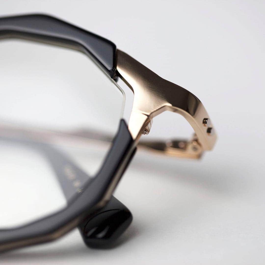 マサヒロマルヤマのインスタグラム：「Straight MM-0020 black and gold」