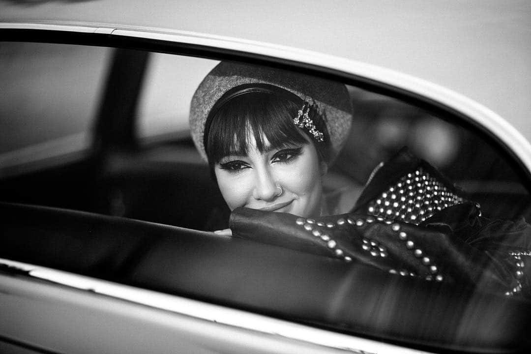ジャッキー・クルーズのインスタグラム：「Looking at my #summer19 like... 📷: katie_levine_  MUA: @makeupbyjmonroy」