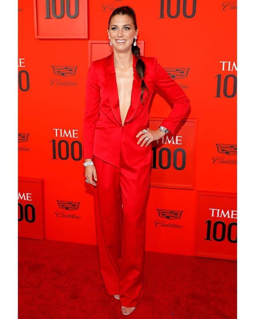 アレックス・モーガンさんのインスタグラム写真 - (アレックス・モーガンInstagram)「Thank you @time for including me as one of the 100 most influential people of 2019, what a dream!!」4月26日 9時13分 - alexmorgan13