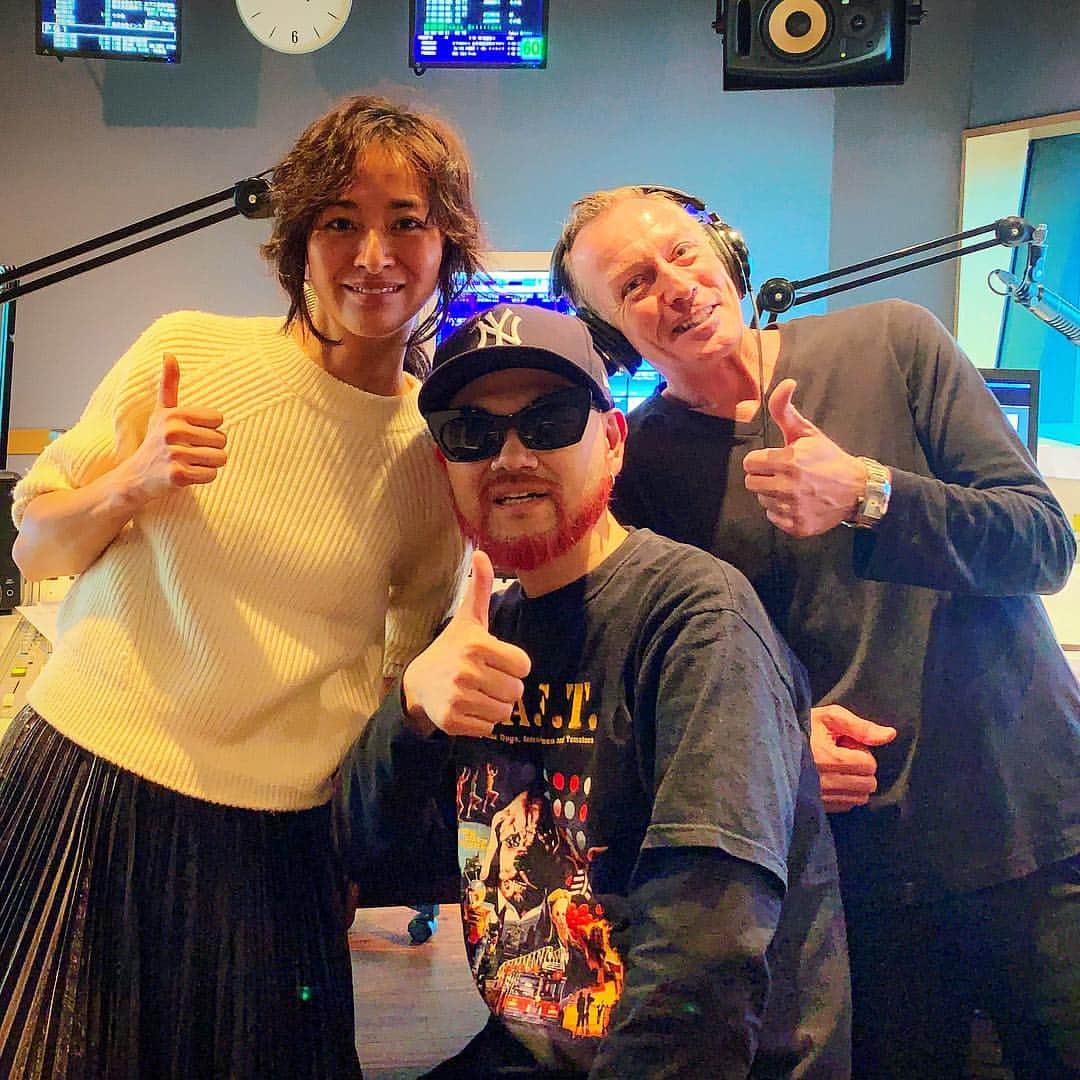 DJ DARUMAのインスタグラム：「また出演出来て嬉しい！🤘🏻🤘🏻🤘🏻 今朝はKLF,Prince,Noizu,Catz'n Dogz,Phoenix,etc... 朝からイカしたバランスのガイさん選曲に加え 英語と日本語での気持ち良いトークが聴けるなんて 本当に最高の番組！！✨ "EDGE HOUSE"の告知させて頂き感謝です！！」