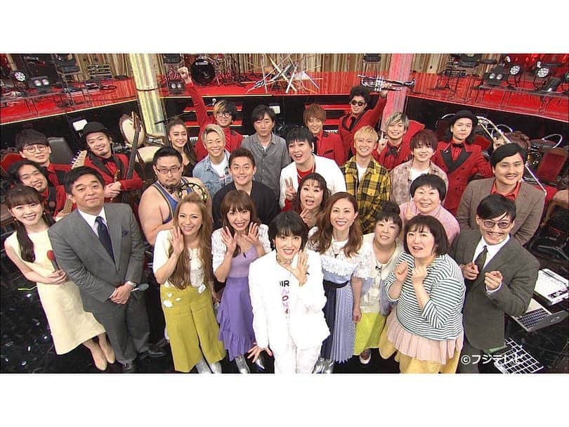 LINAさんのインスタグラム写真 - (LINAInstagram)「明日4/27（土）放送です！ フジテレビ ウタズキ 16:30〜17:30 歌好きの出演者の皆さまと ただただ 音楽を楽しみ盛り上がった日。 なかなか 聴くことの出来ない共演者の方々の歌声。 これは打上げか？！ と思うくらいに盛り上がってきました！笑 洋子お姉様のヒット曲の数々を 一緒に歌わせてもらったり 番組で共演できて心より嬉しー。 ・ 共演者の方々と いつも仲良くしてくれるみはるサン。 Da-ICEのお二人さま。 音楽は心を繋いでくれましたー！ ご覧くださいー。 #MAX#NANA#REINA#LINA #みなこはん舞台稽古中#欠席 #荻野目洋子#みはる#daice #ウタズキ#フジテレビ #karaoke#music#peace」4月26日 9時35分 - xxlina_now