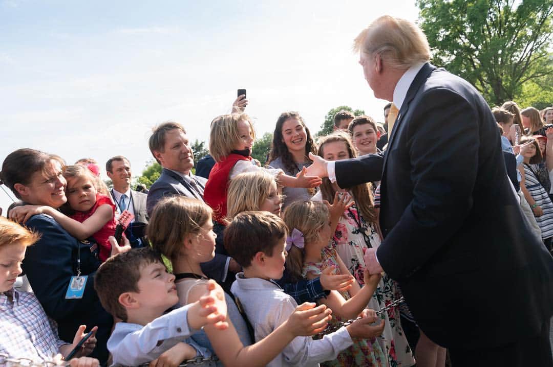 ドナルド・トランプさんのインスタグラム写真 - (ドナルド・トランプInstagram)「Today, President Trump delivered remarks and greeted kids at Take Your Sons and Daughters to Work Day.」4月26日 9時50分 - realdonaldtrump
