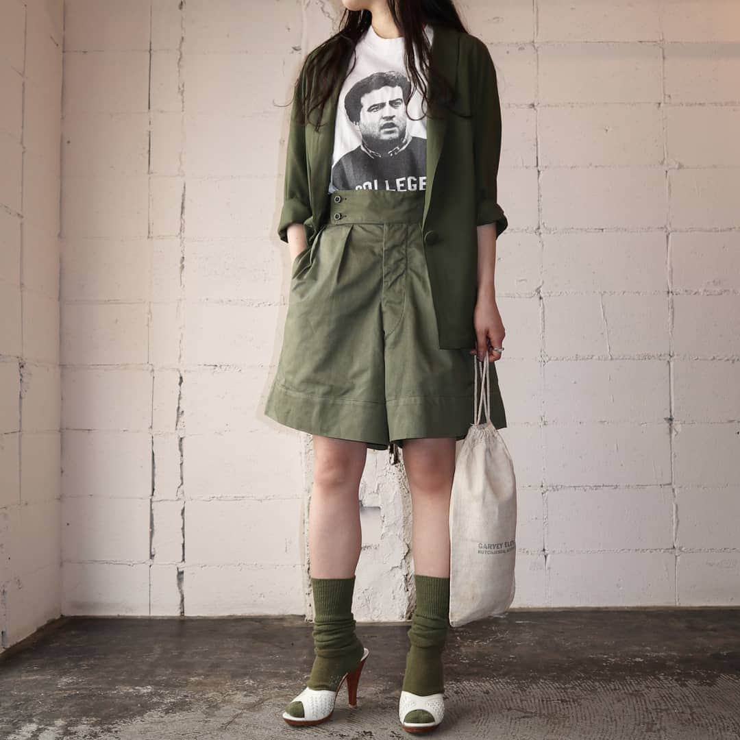 吉祥寺 古着屋 Orfeoのインスタグラム：「Gurkha Shorts × Jacket Style  #orfeo #kichijoji #tokyo #vintage #used #fashion #coordinate #outfits  掲載商品のお問い合わせはメールにて承っております。コメント、DMでのお問い合わせは受け付けておりませんのでご了承ください。」