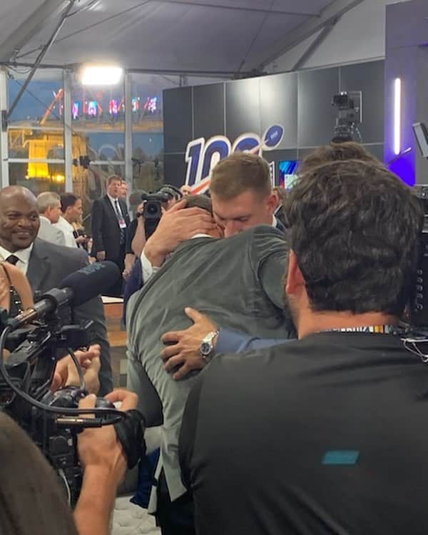 ジョーイ・ボサのインスタグラム：「Love you brother!」