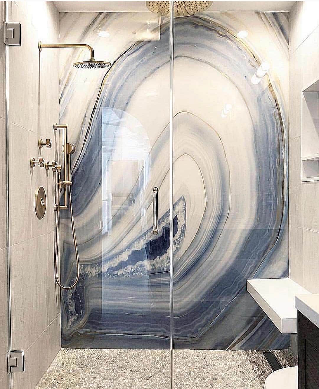 さんのインスタグラム写真 - (Instagram)「My ultimate dream shower. @alexturcoartdesigner @jse_interior_design」4月26日 10時11分 - inspire_me_home_decor