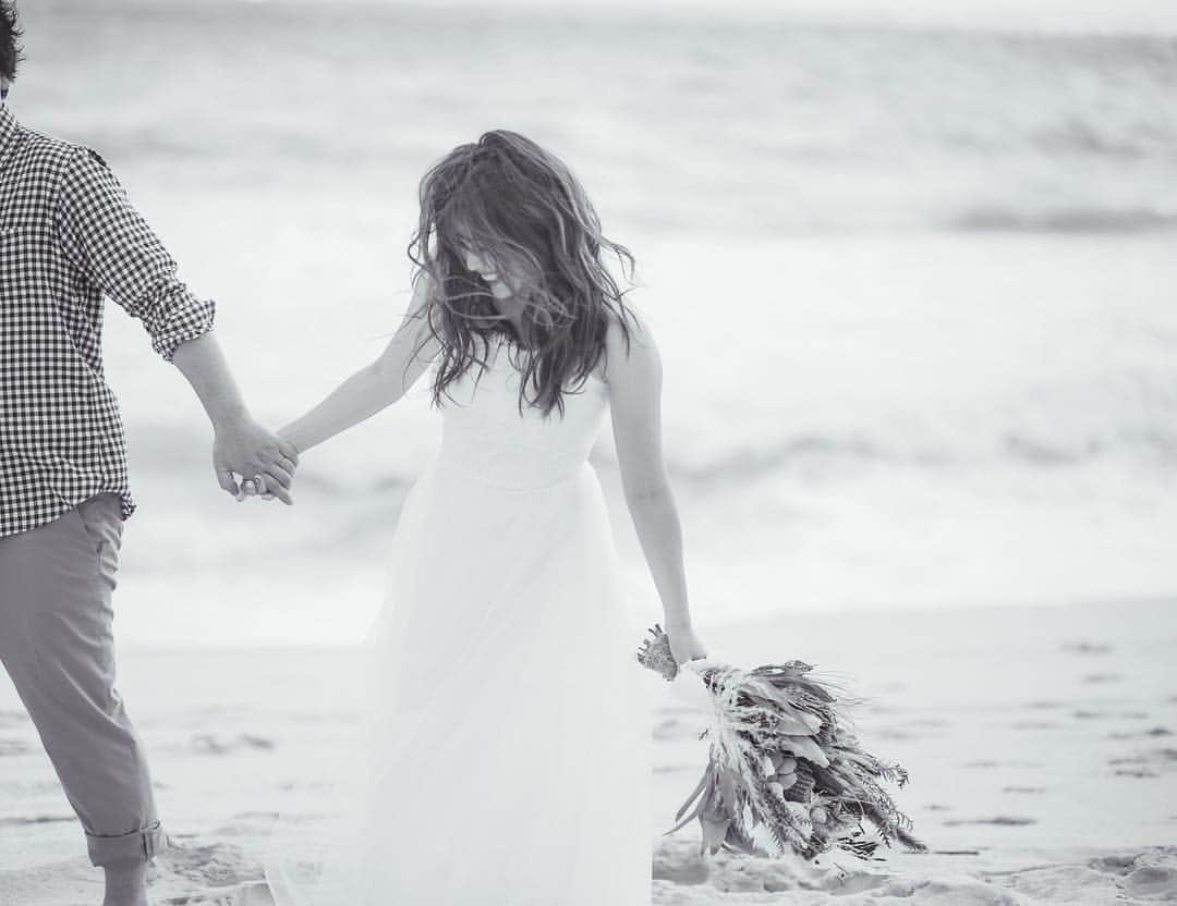 瀬戸サオリさんのインスタグラム写真 - (瀬戸サオリInstagram)「The best time...🕊 ＿＿＿＿＿＿＿＿＿＿＿＿＿ #photo #hawaii  #beach #saori_wedding1118」4月26日 10時18分 - seto_saori