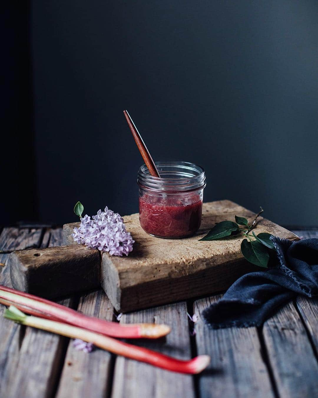 Our Food Storiesさんのインスタグラム写真 - (Our Food StoriesInstagram)「It almost felt like summer here the past days, so we‘ve been totally craving our favorite ice-cream 😋 Get this delicious cashew-coconut ice-cream recipe with rhubarb and raspberries on the blog, link is in profile 🍧 #ourfoodstories  ____ #icecreamlove #icecreamrecipe #veganicecream #lilacs #springmood #simplejoys #fellowmag #verilymoment #diewocheaufinstagram #theweekoninstagram #gatheringslikethese #foodphotographer #foodstylist #germanfoodblogger #huffposttaste #sweetfood #summerrecipes」4月26日 19時46分 - _foodstories_