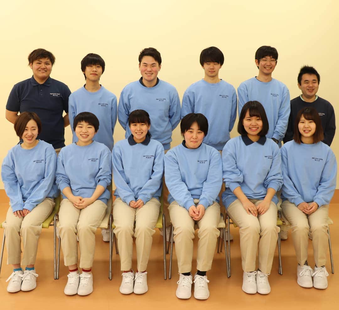 はいてくPOのインスタグラム：「北海道ハイテク☆義肢装具士学科１年生☆ 一年生の実習服が揃いました‼️ #北海道ハイテク #義肢装具 #制服 #実習服 #おそろい」