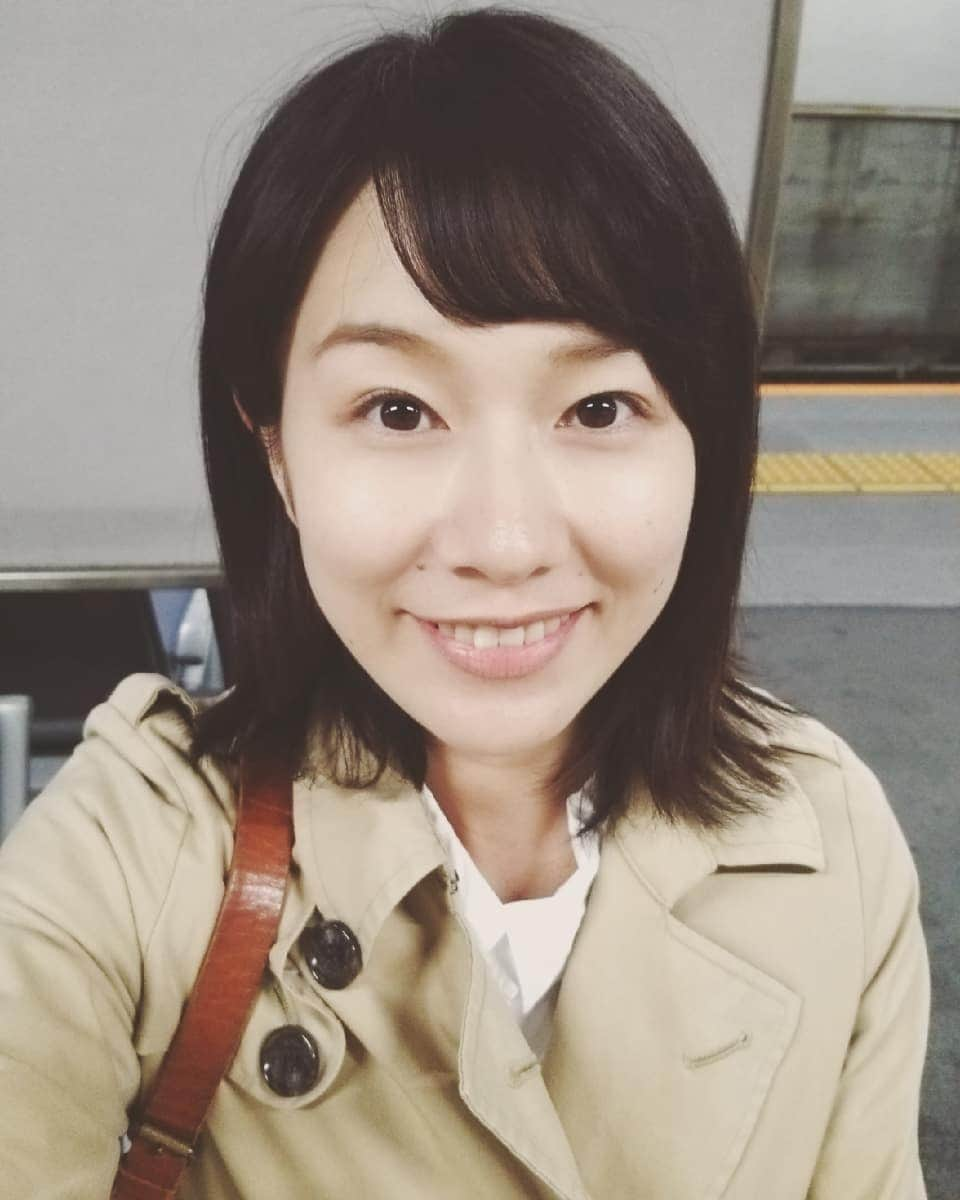 吉村美樹さんのインスタグラム写真 - (吉村美樹Instagram)「お仕事でした☺復帰できて、本当に嬉しいです。今日も素敵な現場でした。お留守番してくれている主人と娘に感謝。いつも支えて応援してくれるマネージャーさんたちにも感謝。インスタやブログを見て応援してくださるみなさまにも、本当に感謝です。マイペースではありますが、これからもコツコツ頑張ります❗ #サトルジャパン #モデル #ママモデル #吉村美樹 #感謝 #素敵な現場 #ありがとうございました #☺ #帰宅します #🚃」4月26日 19時58分 - yoshimuramiki0911