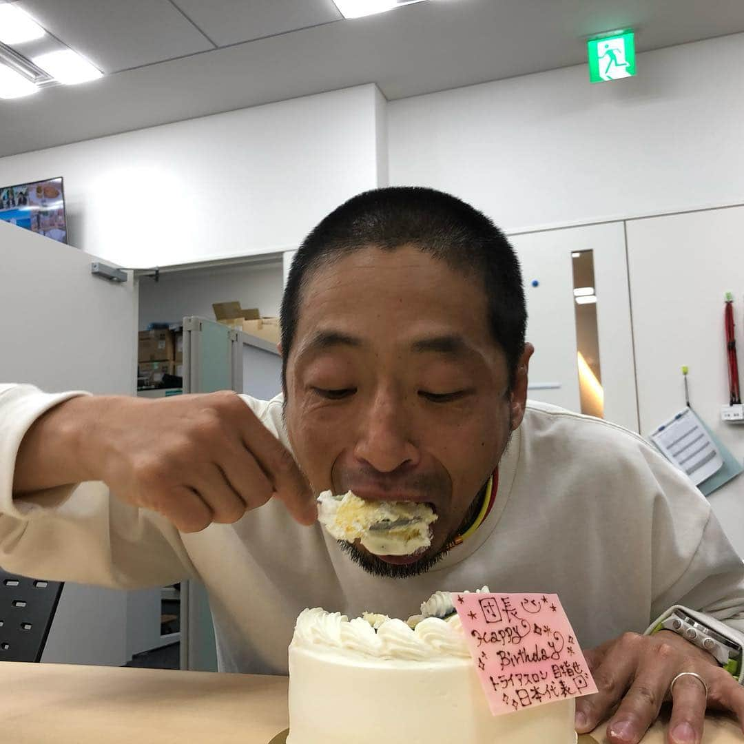 団長安田さんのインスタグラム写真 - (団長安田Instagram)「#団長45歳になりました #安田大サーカス団長 #団長安田 #ゲツキン終わりお誕生日のお祝いして頂きました #たくさんのプレゼントありがとう #団長トライアスロン #団長45歳頑張ります」4月26日 20時05分 - dancyoyasuda