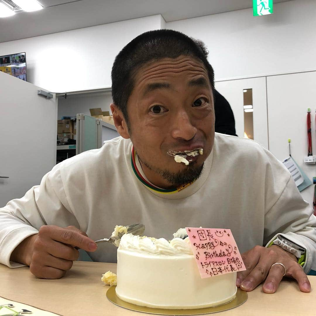 団長安田さんのインスタグラム写真 - (団長安田Instagram)「#団長45歳になりました #安田大サーカス団長 #団長安田 #ゲツキン終わりお誕生日のお祝いして頂きました #たくさんのプレゼントありがとう #団長トライアスロン #団長45歳頑張ります」4月26日 20時05分 - dancyoyasuda