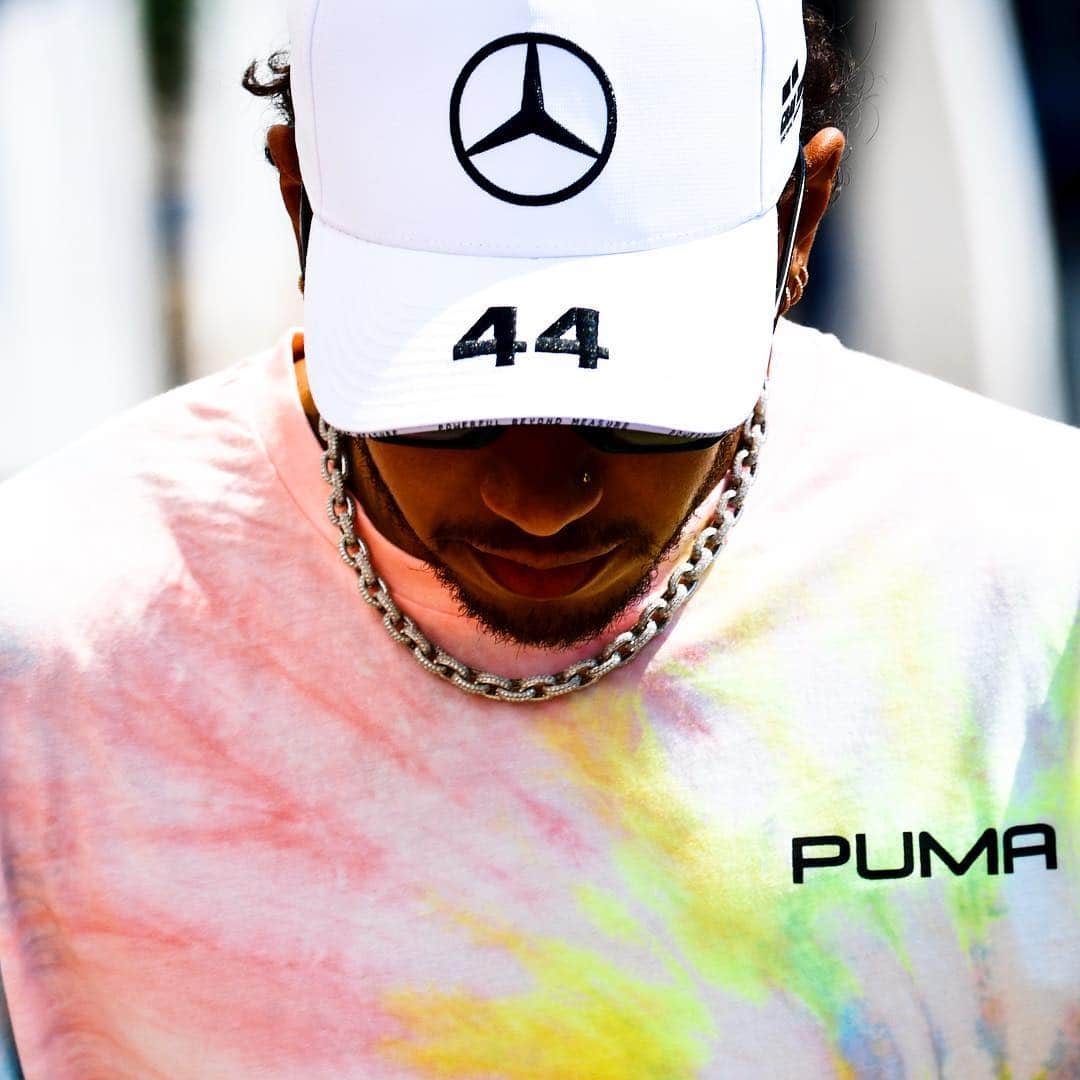 MERCEDES AMG PETRONASさんのインスタグラム写真 - (MERCEDES AMG PETRONASInstagram)「4️⃣4️⃣👊 Looking fresh, @lewishamilton. Ready to make this weekend one to remember... • #MercedesAMGF1 #Mercedes #AMG #F1 #PETRONASmotorsports #LH44 @petronasmotorsports」4月26日 20時16分 - mercedesamgf1