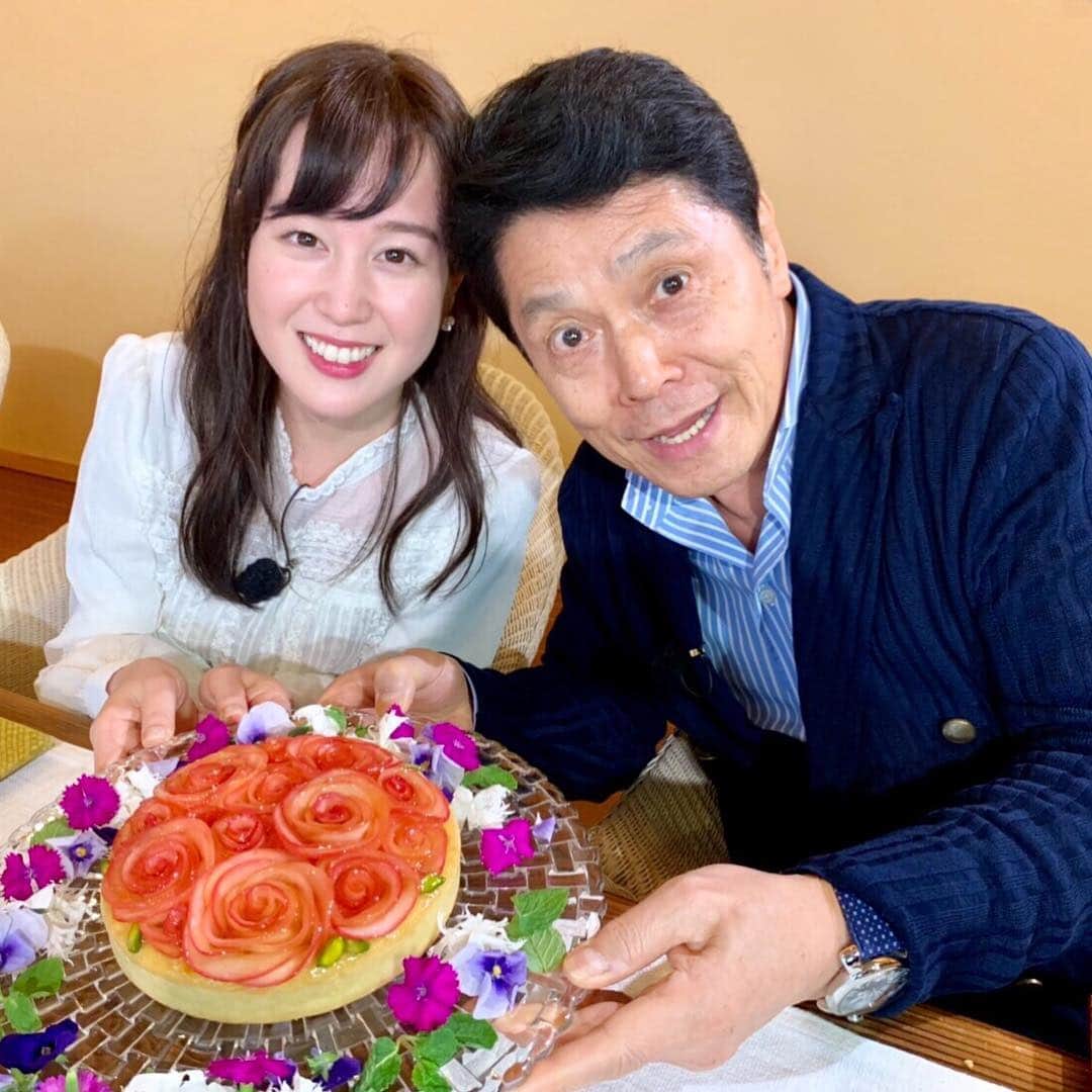 のインスタグラム：「. 二日連続の峰さん☺️😊☺️ 今日は長野たびロケ🍎 明日はナゴヤドームでドラゴンズ戦⚾️ . . #峰竜太 さん #ドラゴンズ #タイガース #ナゴヤドーム #4/27 #午後2時から #生中継！ #東海テレビ #アナウンサー #宮武紗里」