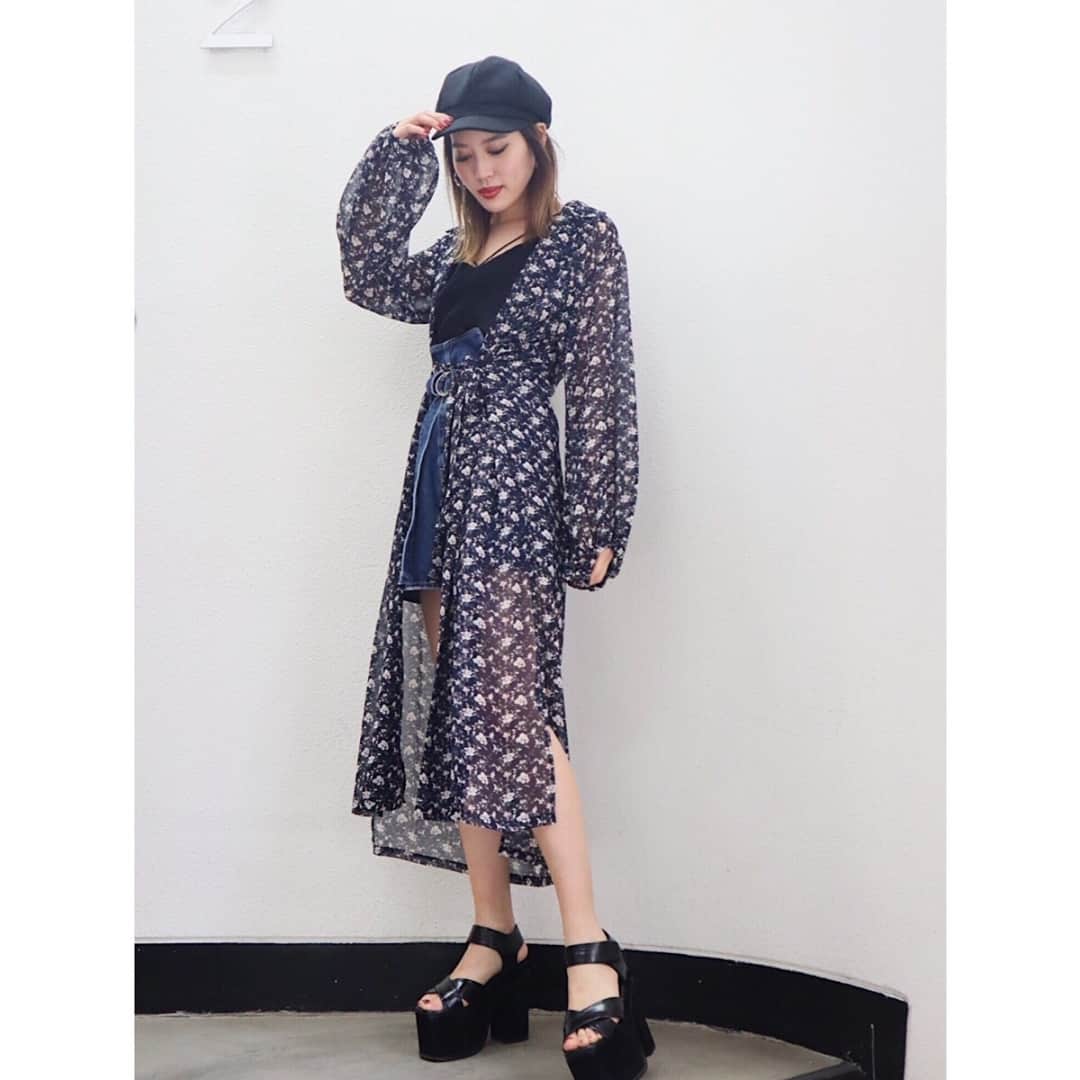 EMODA_LOOK BOOKさんのインスタグラム写真 - (EMODA_LOOK BOOKInstagram)「#MYSTYLEEMODA ㅤㅤㅤ @haruka__sakamoto 164cm ㅤㅤㅤ ・OPEN COLLAR PUFF LONG SH  ㅤㅤㅤ ㅤㅤㅤ 着用アイテムはTOPのURLからCHECK✈️ ㅤㅤㅤ #EMODA #RUNWAYchannel #emoda_shirt #emoda_shoes @emoda_official」4月26日 20時30分 - emoda_snap