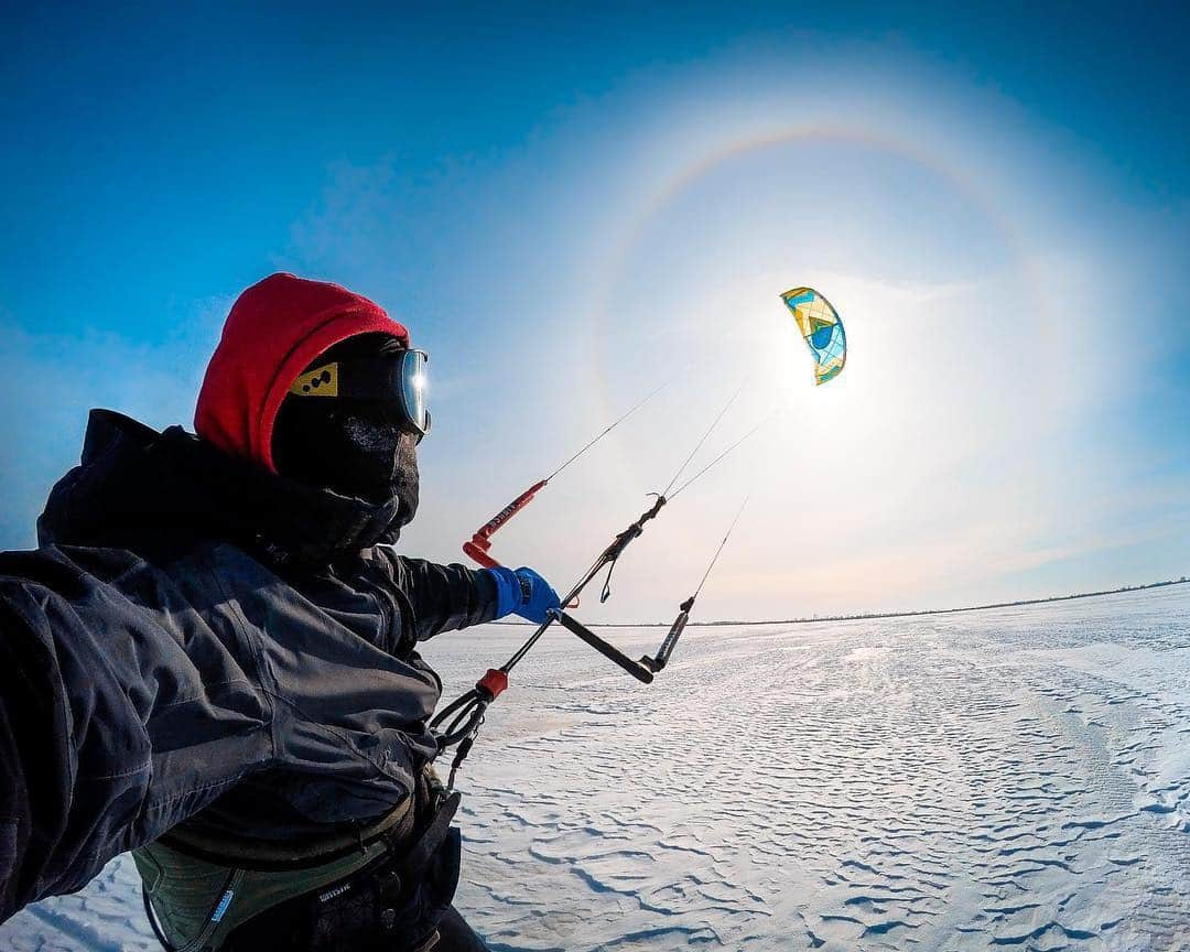 goproさんのインスタグラム写真 - (goproInstagram)「Photo of the Day: Light winds + casual -15°C temps make for a solid spring snowkite session with Andrzej Steciuk in #Poland. • • • #GoProSnow #GoPro #Gdansk #Snowkite #SpringSnow #Vistula」4月26日 20時31分 - gopro