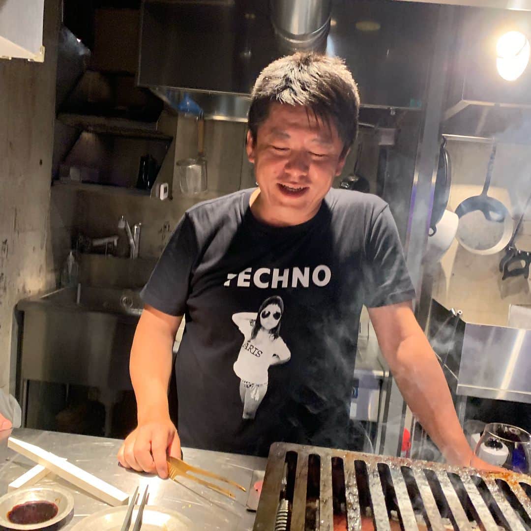 西川史子さんのインスタグラム写真 - (西川史子Instagram)「堀江くんの焼肉屋さんに行きました！ 頭が良すぎて変人ですが、20年観察してると最高に可愛い男性です。  お肉はとにかく美味しくて、毒舌の私も言葉ありませんでした。 #wagyumafia」4月26日 20時32分 - dr.ayako_nishikawa