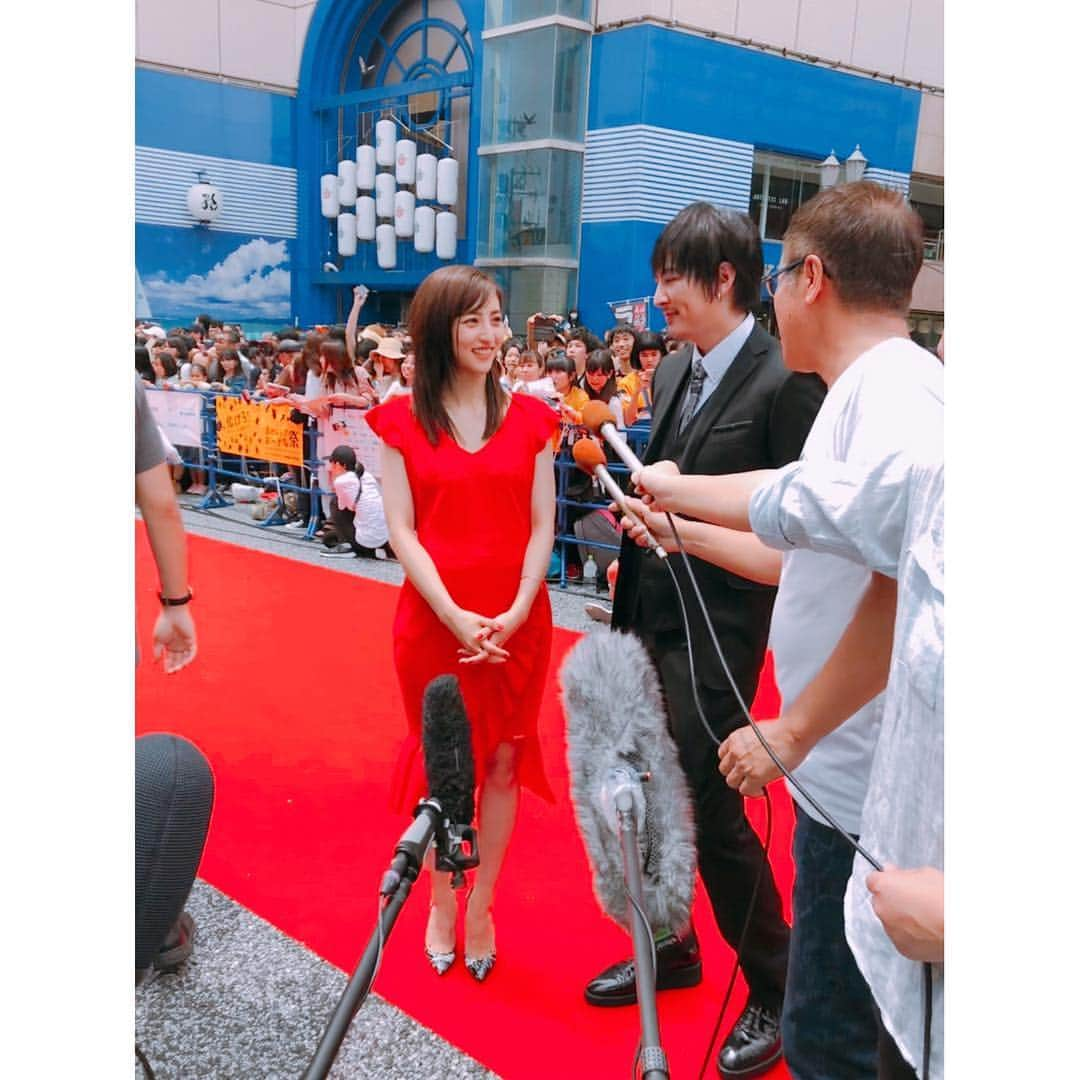 堀田茜さんのインスタグラム写真 - (堀田茜Instagram)「先日の沖縄国際映画祭 映画「キスカム」チームで参加してきました💋 直接皆さまの熱量に触れることができてとっても楽しい時間でした！映画の公開をお楽しみに☺︎ #キスカム」4月26日 20時57分 - akanehotta