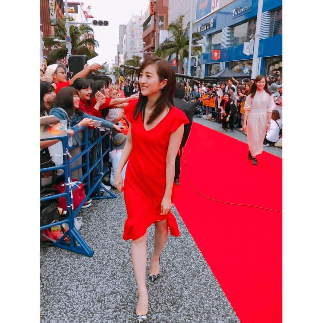 堀田茜さんのインスタグラム写真 - (堀田茜Instagram)「先日の沖縄国際映画祭 映画「キスカム」チームで参加してきました💋 直接皆さまの熱量に触れることができてとっても楽しい時間でした！映画の公開をお楽しみに☺︎ #キスカム」4月26日 20時57分 - akanehotta