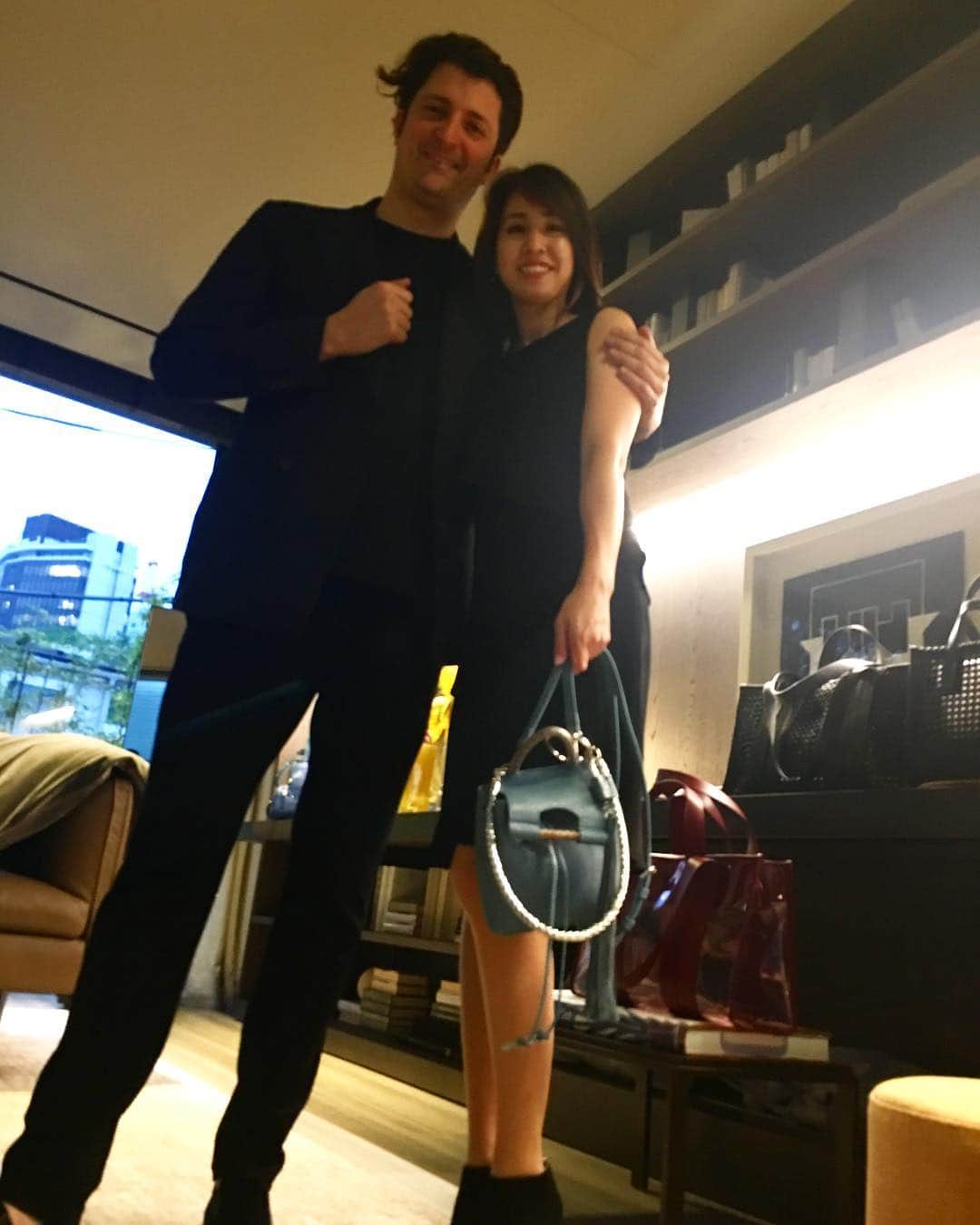 のインスタグラム：「It was really glad to see @cortomoltedo and his collections🤩🛍 Great personality, great hand bags😊 #handbag」