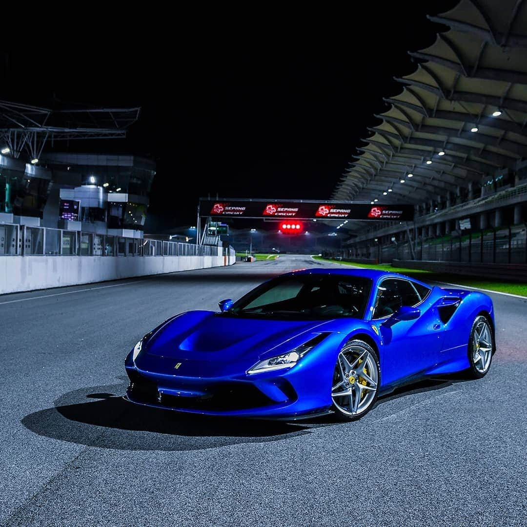 Ferrari APACさんのインスタグラム写真 - (Ferrari APACInstagram)「There’s just something about the #FerrariF8Tributo blue that pops under the #SepangCircuit floodlights! #FollowF8Tributo #Malaysia」4月26日 21時05分 - ferrariapac