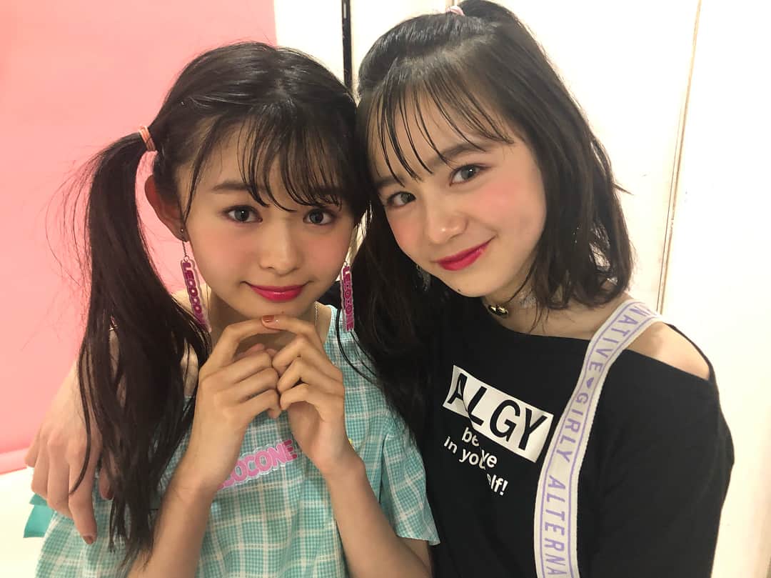 ニコ☆プチのインスタグラム：「♡♡ らぶらぶらしい🥰🥰 #笑い方まったく一緒笑 #琴楓  #藤村木音 #ラストカット直後のオフショ🥺」