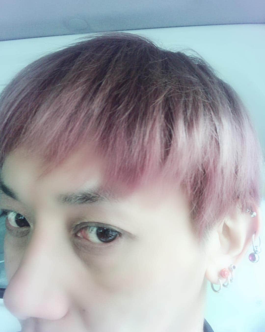 靖乃さんのインスタグラム写真 - (靖乃Instagram)「さくらピンク☆  平成最後も近いし髪をリタッチしておこうと思って入れてみたんやけど…ピンクかなぁ？？？(笑) やっぱピンクアッシュ系の色は一旦濃いめに入るんですな♪  #靖乃 #髪色アップデート #さくらピンク」4月26日 12時47分 - yasuno_official