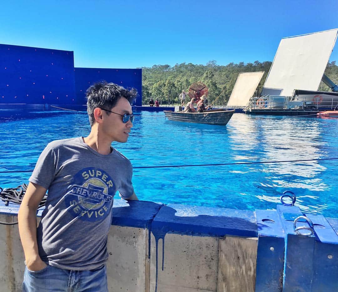 ジェームズ・ワンのインスタグラム：「Testing the waters.  Shooting a movie like Aquaman required, as one would expect, a lot of water-tank work. These giant swimming pools were quite refreshing on a hot Gold Coast day. #tbt  #villageroadshowstudios」