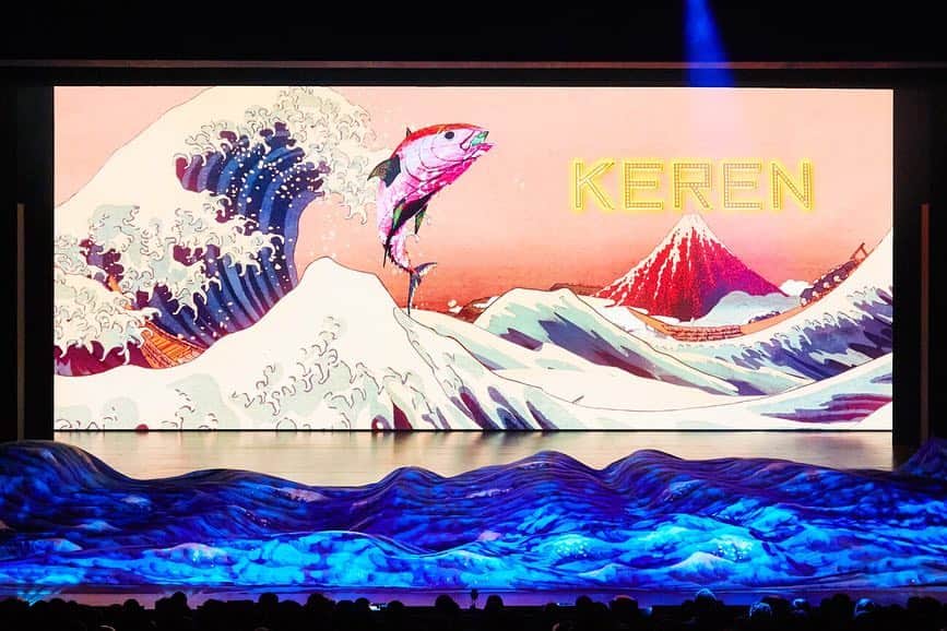 のインスタグラム：「This is KEREN! The opening show at COOL JAPAN PARK OSAKA, which showcases  scenes from Japanese culture old and new, dance, sword fighting and much,  much more. It's on stage now at the recently opened WW Hall. . 2月に誕生した「COOL JAPAN PARK OSAKA」の WWホールオープニング公演『KEREN』！ 日本の独特の芸術、文化、現象がコンセプトのNIPPONをテーマに ダンス、殺陣、歌舞伎、ミュージカルなどが一体となったパフォーマンスと音楽のステージを乞うご期待下さい！ . #KEREN #大阪城公園 #cooljapanparkosaka #withOsakaBob #OSAKA #maido」