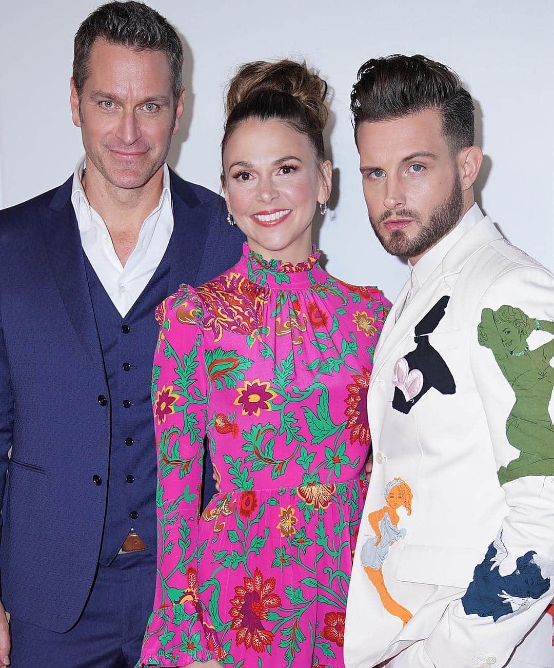 Just Jaredさんのインスタグラム写真 - (Just JaredInstagram)「@hilaryduff, Peter Hermann, @suttonlenore, & @nicotortorella step out for the @youngertv screening! #HilaryDuff #PeterHermann #SuttonFoster #NicoTortorella #Younger Photos: Getty & INSTAR」4月26日 13時13分 - justjared