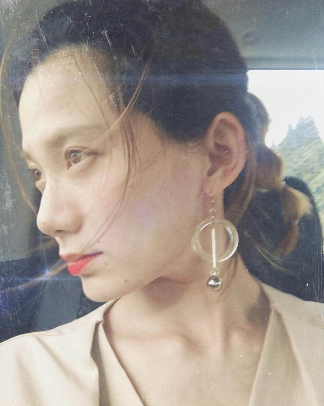 平山奈美のインスタグラム：「🐒&👂 . 💍 @chippiandcuu . #猿耳 #ピアス  #プレゼント #ハンドメイドピアス #里帰り #熊本 #赤ちゃんのいる生活 #新米ママ #男の子ママ  #japan #kumamoto  #mom #hair #hairstyle #hairarrange #pierce #handmade #present #gift #thankyou」