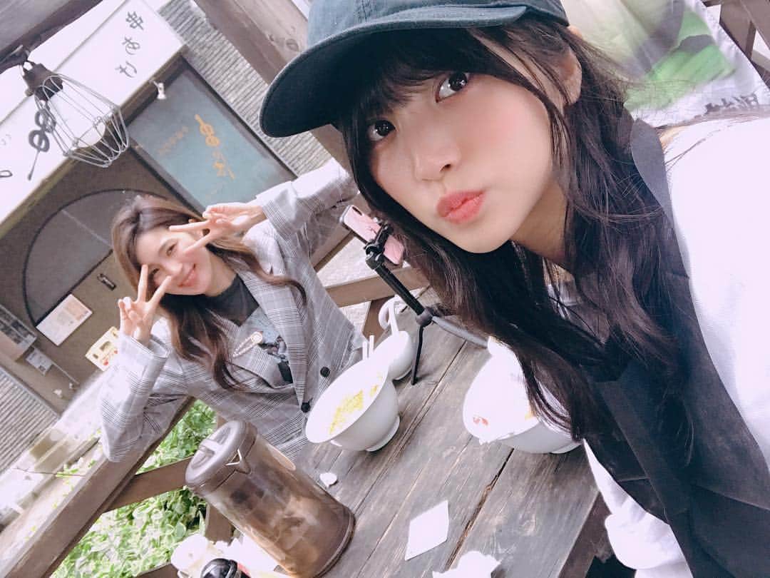 根岸愛のインスタグラム：「ゆっきぃとリア友みきちゃんと薬膳春雨スープランチしたよっ 配信しながら🥳 #藤本有紀美 #七宝 #春雨 #薬膳春雨 #薬膳春雨スープ」