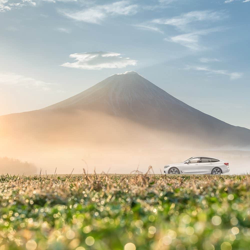のインスタグラム：「. 絶景に映える、愛車のベストショットを撮ろう。 . お出かけ先のドライブスポットで撮影した写真を投稿する、フォトラリー・キャンペーンが5月1日より、開催。 . @bmwjapan をフォロー、撮影した写真を #BMWフォトラリー と #【旅先の都道府県】をつけて投稿すると、合計105名様に特別なアイテムをプレゼント。 . GWのお休み中、愛車のBMWとともに素敵なドライブをお愉しみください。 . #BMW #駆けぬける歓び #BMWJapan #BMWWorld #BMWPost #BMWgram #BMWlovers #BMWlife #BMWlove #BMWforlife #BMWcar」
