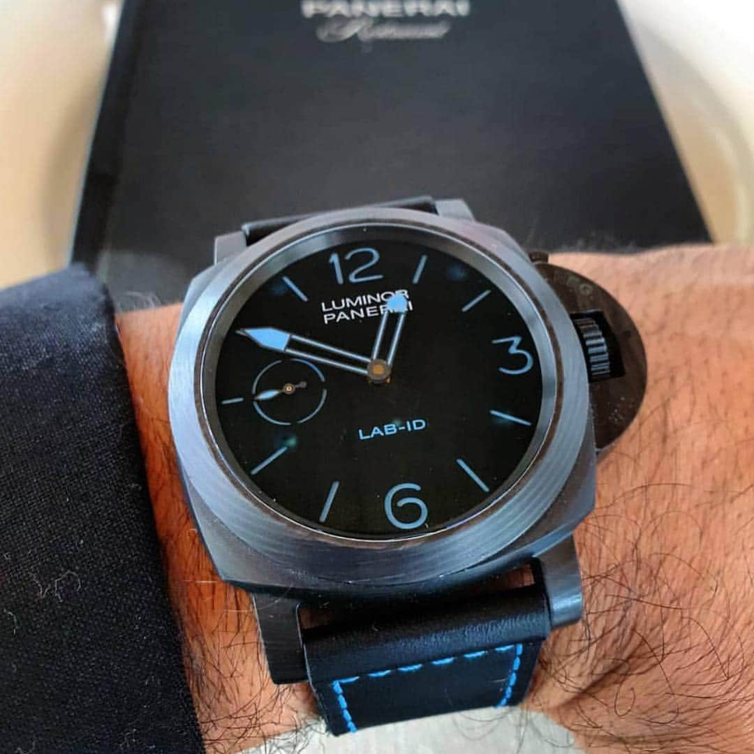 パネライのインスタグラム：「The Lab ID is just something else. 💙🖤 pic by @azcii #paneraicentral」