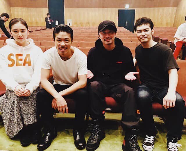 劇団EXILE 松組のインスタグラム：「「銀幕の果てに」 マキダイが観に来てくれた^_^ いつもいつも欠かさず観に来てくれて 本当にありがとう！ 持つべき友に感謝🙏✨ #銀幕の果てに」