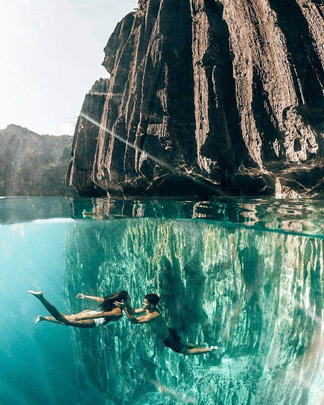 Discover Earthさんのインスタグラム写真 - (Discover EarthInstagram)「Raquel and Miguel, a couple of modern day explorers were recently in Coron, Palawan in the Philippines and blessed us with this amazing selection of photos ! Which one do you like the most ? 🏝🇵🇭 Tag your travel partner ! — 📍#DiscoverPhilippines — 📸 Photos by @explorerssaurus_」4月26日 15時03分 - discoverearth