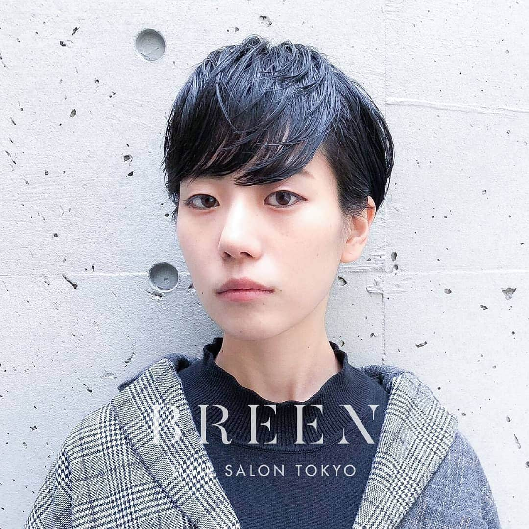 Hairsalon BREEN Tokyoさんのインスタグラム写真 - (Hairsalon BREEN TokyoInstagram)「. 【東京でショートヘアがうまい店・ジェンダーレスなヘアサロン✂】 . 「ただいま！と言ってしまうくらい何度も通いたい美容室」がコンセプト . お客さまが女性：男性比率が１：１　ジェンダーレスです。 . ヘアスタイルの質問はコメントにお願いします！ 担当スタイリストから返信します。 . . Cut:¥5,400 Color:¥5,400 Perm:¥5,400 . . . Hairsalon BREEN Tokyo 原宿駅・明治神宮前駅 5分 東京都渋谷区神宮前3-25-12FUJIBUILDING2F TEL:03-6432-9454 MAIL:info@hair-breen.com . #breentokyo  #原宿美容室 #表参道美容室 #明治神宮前美容室 #原宿ヘアサロン #ヘアサロン  #ヘアスタイリング  #イメチェン #カットが上手い #似合わせカット #ばっさりカット #ショートが得意 #ショートボブ #ショートボブパーマ #レイヤーボブ #切りっぱなしボブ #ショートカット #ショートカット女子 #ナチュラルヘア  #ヘアカラーアッシュ #ばっさりカット #グレージュカラー #抜け感ヘア #ヘアカタログ　 #ジェンダーレス #LGBT」4月26日 15時03分 - hairsalon_breen_tokyo