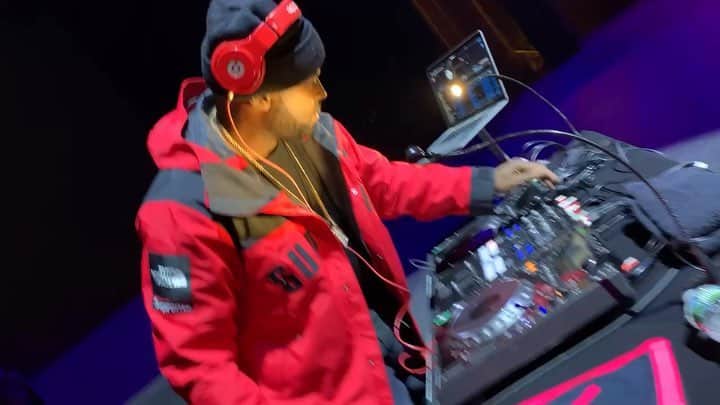 ファンクマスター・フレックスのインスタグラム：「Being able to do what I love everyday is a blessing! FunkFlex on the set! (I know.. I’m on them cdjs again! 🤷🏿‍♂️) @litdigitaldjs」