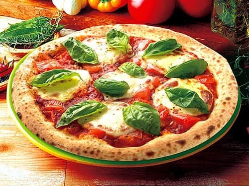 宅配ピザ「ナポリの窯」さんのインスタグラム写真 - (宅配ピザ「ナポリの窯」Instagram)「もうすぐ平成が終わります！﻿ 平成最後のピザはナポリの窯でいかがでしょうか??﻿ ﻿ 「フレッシュトマトのマルゲリータ」は定番ピザ。﻿ 悩んだ時はマルゲリータがおススメです⭐️﻿ ﻿ ﻿ ﻿ #ナポリの窯 ﻿﻿﻿﻿﻿﻿﻿﻿﻿ #ナポリ ﻿﻿﻿﻿﻿﻿﻿﻿﻿ #ピザパーティー ﻿﻿﻿﻿﻿﻿﻿﻿﻿ #ピザパ ﻿﻿﻿﻿﻿﻿﻿﻿﻿ #ランチ ﻿﻿﻿﻿﻿﻿﻿﻿﻿ #ディナー ﻿﻿﻿﻿﻿﻿﻿﻿﻿ #🍕 #ピザ ﻿﻿﻿﻿﻿﻿﻿﻿﻿ #ピッツァ﻿﻿﻿﻿﻿﻿﻿﻿﻿ #宅配ピザ ﻿﻿﻿﻿﻿﻿﻿﻿﻿ #デリバリーピザ ﻿﻿﻿﻿﻿﻿﻿﻿﻿ #おいしい ﻿﻿﻿﻿﻿﻿﻿﻿﻿ #美味しい ﻿﻿﻿﻿﻿﻿﻿﻿﻿ #美味しいピザ ﻿﻿﻿﻿﻿﻿﻿﻿﻿ #手作りピザ ﻿﻿﻿﻿﻿﻿﻿﻿﻿ #新発売 ﻿﻿﻿﻿﻿﻿﻿﻿﻿ #チーズ ﻿﻿﻿﻿﻿﻿﻿﻿﻿ #イタリアン　﻿﻿﻿﻿﻿﻿﻿﻿﻿ #パスタ ﻿﻿﻿﻿﻿﻿﻿﻿﻿ #dinner ﻿﻿﻿﻿﻿﻿﻿﻿﻿ #lunch ﻿﻿﻿﻿﻿﻿﻿﻿﻿ #pizza ﻿﻿﻿﻿﻿﻿﻿﻿﻿ #instagood ﻿﻿﻿﻿﻿﻿﻿﻿﻿ #instafood ﻿﻿﻿﻿﻿﻿﻿﻿﻿ #italian ﻿﻿﻿﻿﻿﻿﻿﻿﻿ ﻿」4月26日 15時36分 - napolinokama